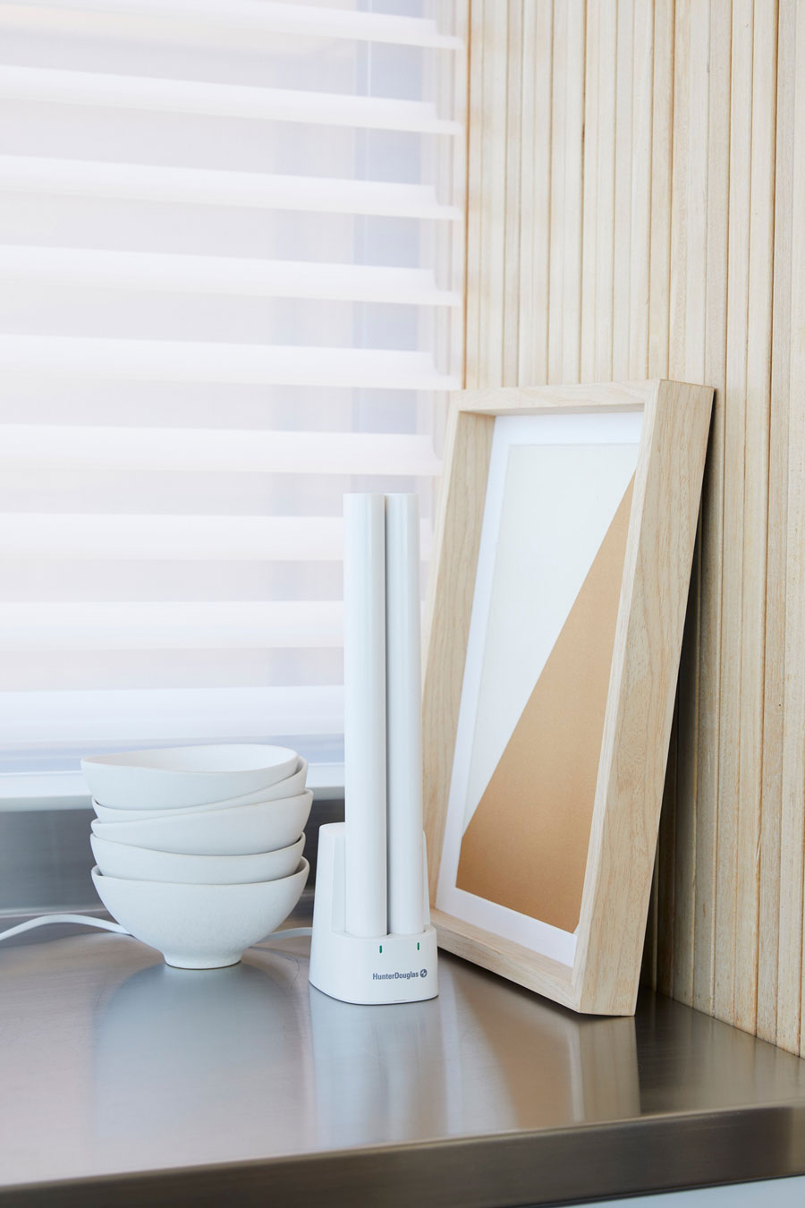 Hunter Douglas dual charging station for PowerView® rechargeable battery wands